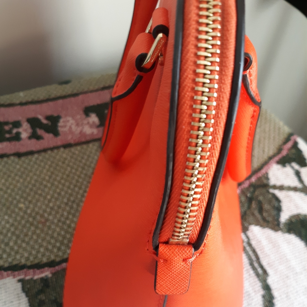 Authentic Michael Kors Handbag - Picture 7 of 10